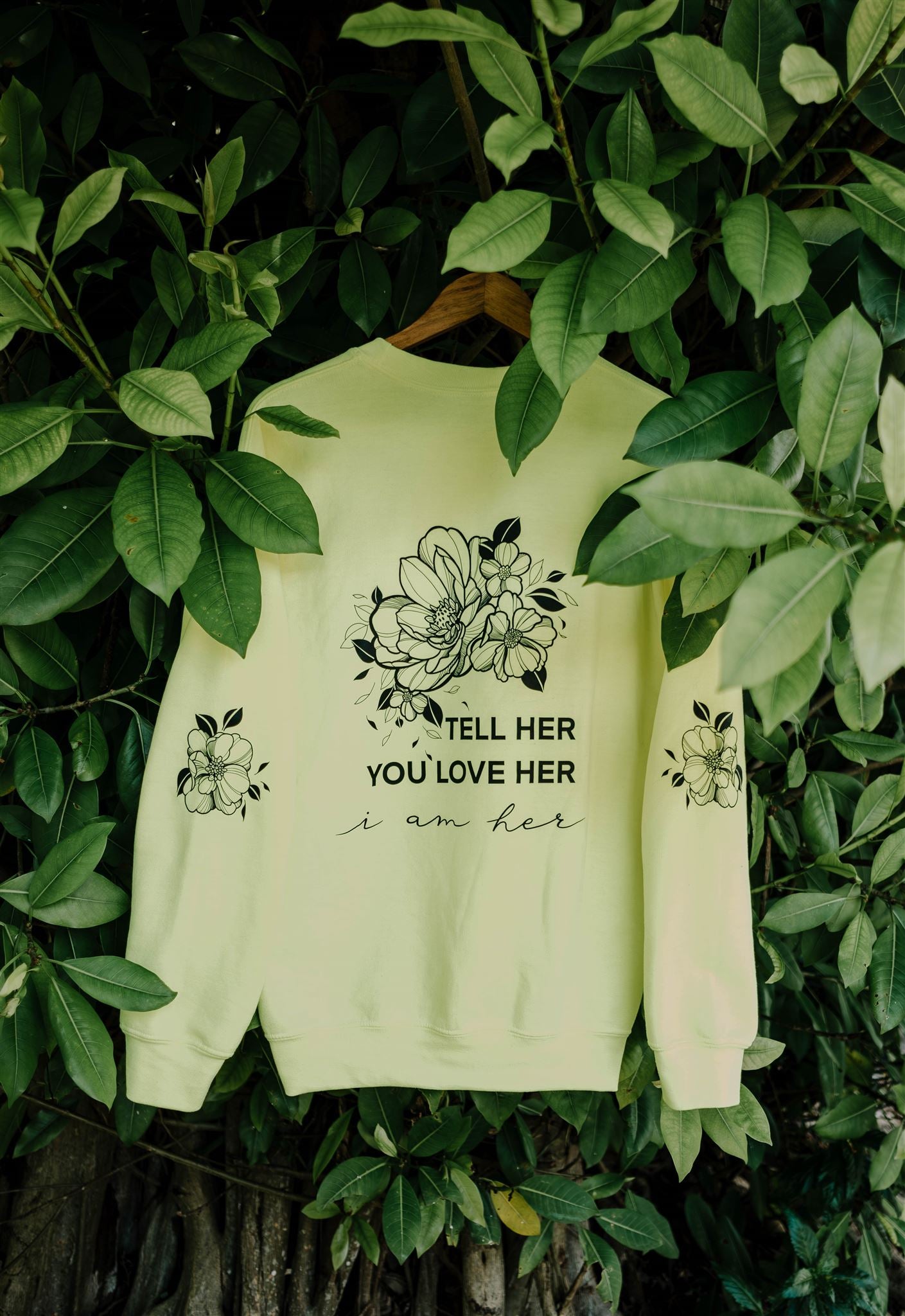 I Am Her, crewneck